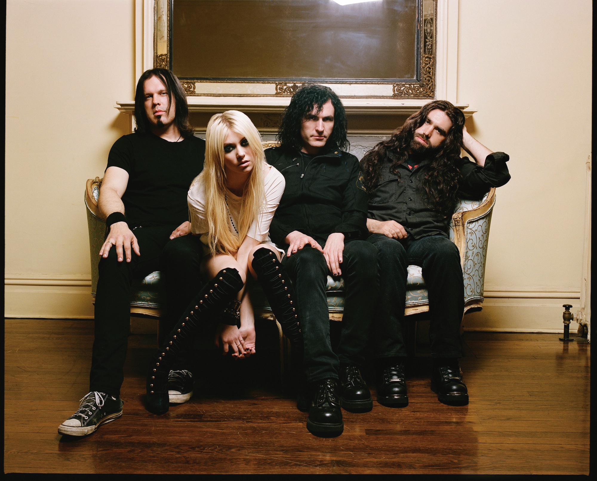 The Pretty Reckless & Heroes For Hire Sidewaves announced!