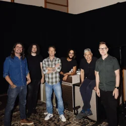 FOO FIGHTERS announce AUSTRALIA & NEW ZEALAND “TAKE COVER” stadium tour!