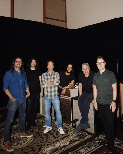 FOO FIGHTERS announce AUSTRALIA & NEW ZEALAND “TAKE COVER” stadium tour!